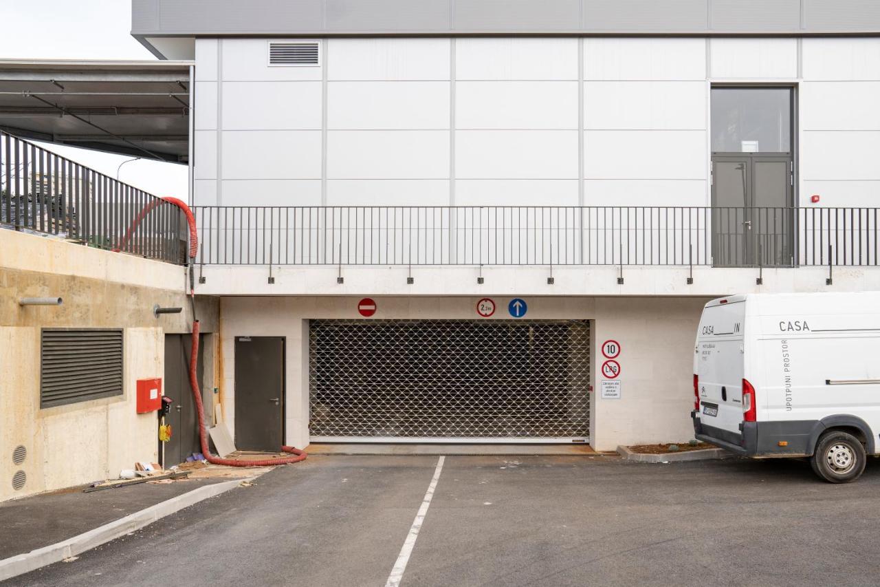 Mannequin: Sea View, Private Parking In The Garage Appartement Rijeka Buitenkant foto